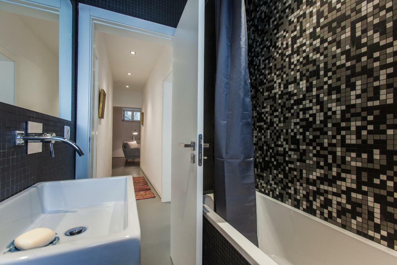 Renovated Apart With Private Courtyard, By Timecooler Lisboa Extérieur photo