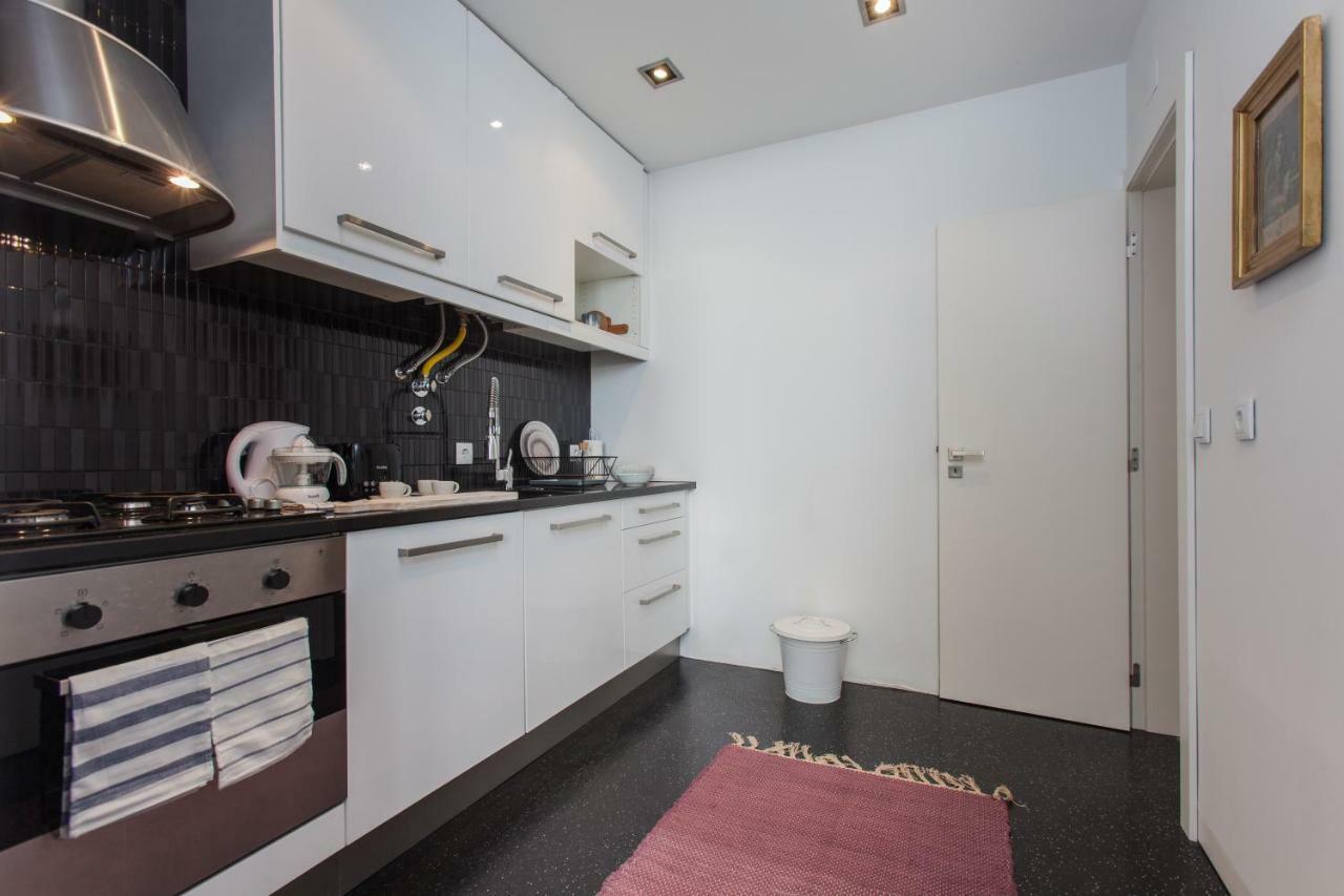 Renovated Apart With Private Courtyard, By Timecooler Lisboa Extérieur photo